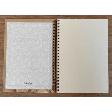 La jeune fille et l'oiseau